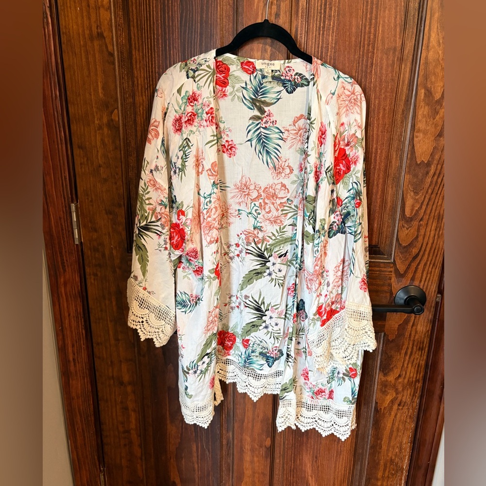 Umgee swimsuit cover up floral kimono size large worn once